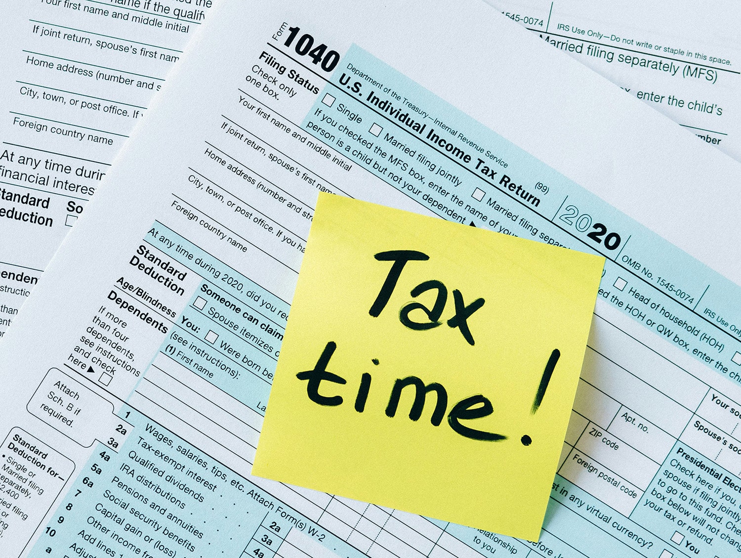 photo of a reminder to file taxes